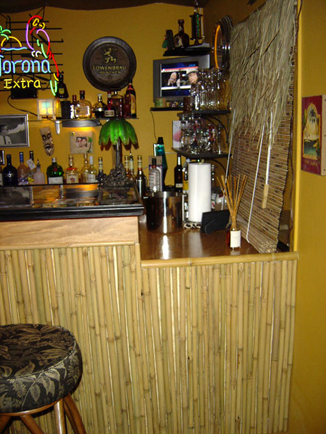 08Bar-WaitressSta